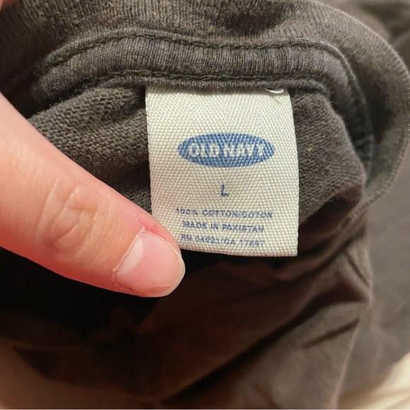 Old Navy Long Sleeved V-Neck Tee - Picture 3 of 9